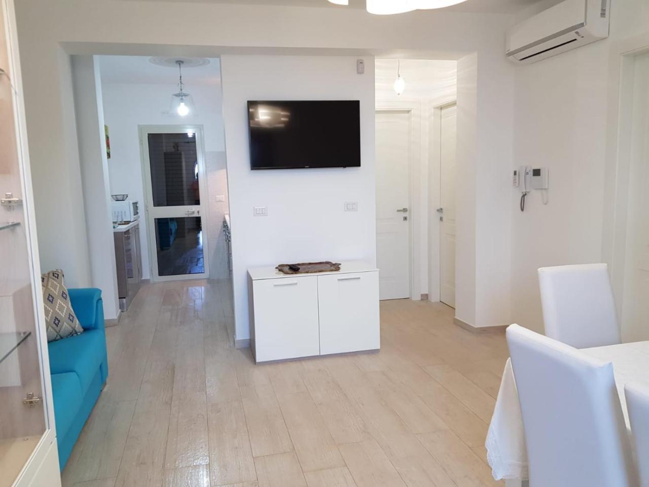 Villa Le - *