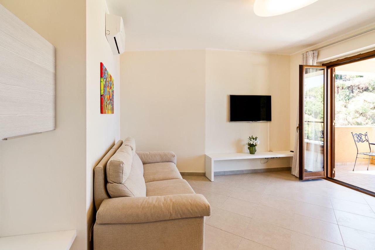 Calipso Seaview Flat With Private Parking