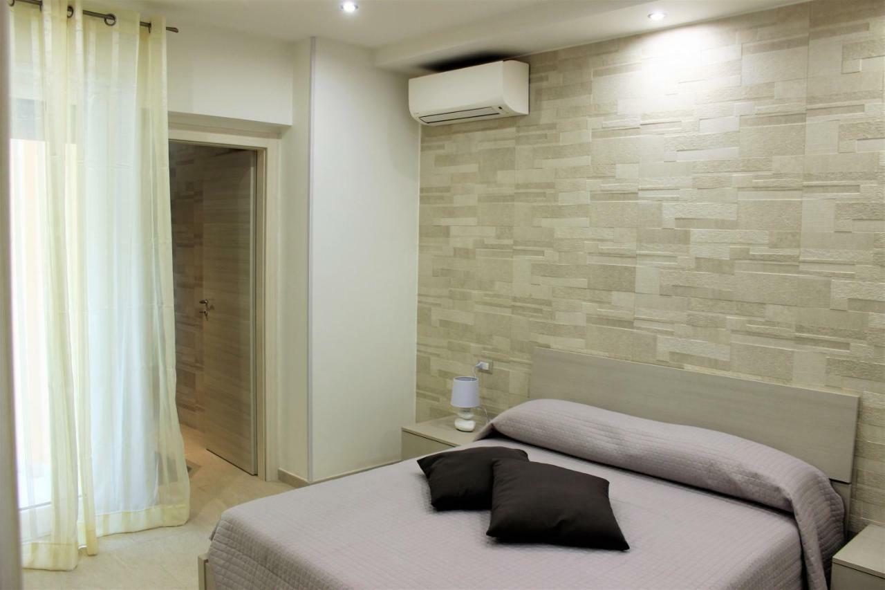La Baia Dei Delfini Apartment *