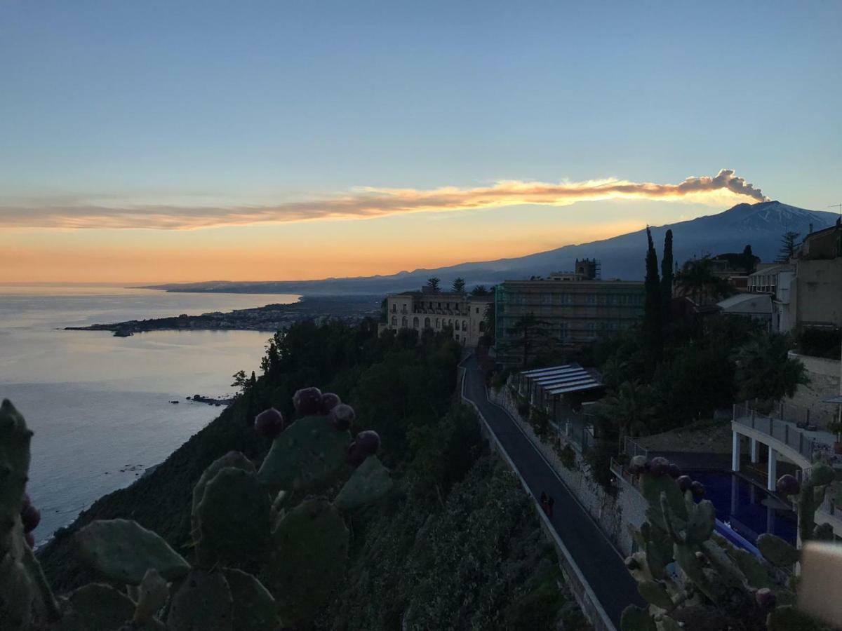 Baia Di Atlantide * Taormina