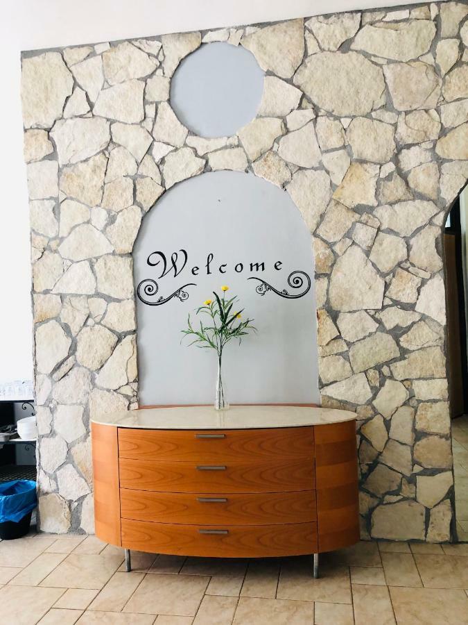 Le Nuove Porte Di Bed & Breakfast