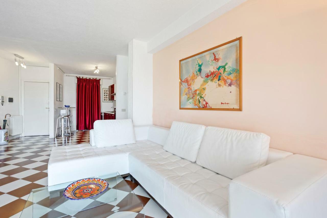 Apartment With Panoramic View