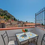 Ottaviano Suite - Elegante Attico Vista Mare