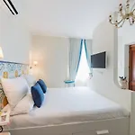 Ottaviano Suite - Elegante Attico Vista Mare