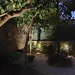 Dania Apartment