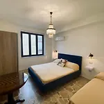 Pericle Apartment & Room