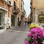 Holiday Home Taormina 3
