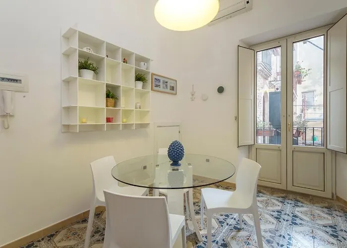 Elegant Apartment In Taormina