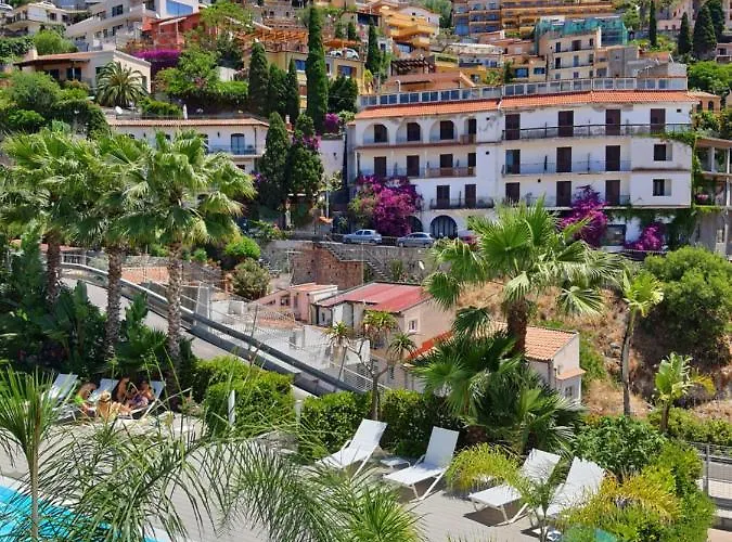 Minerva Luxury Town Center , Pool And Parking