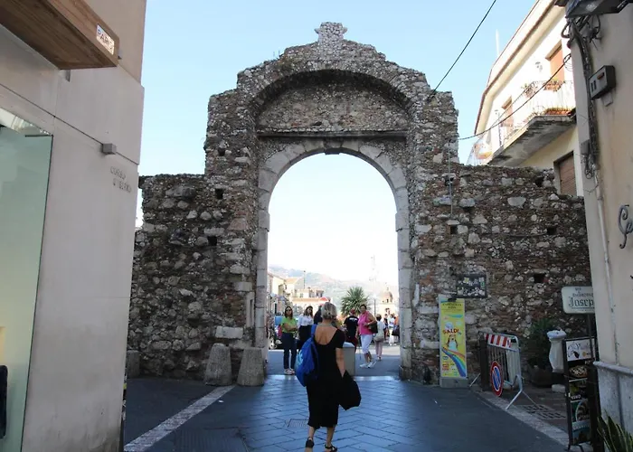 C\'Est La Vie Taormina