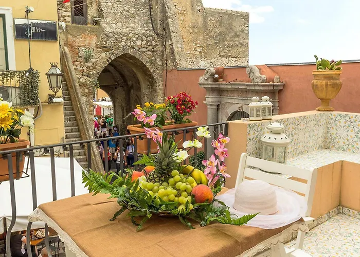 Ferienwohnung Fuer 2 Personen 2 Kinder Ca, 70 M Sup2 In Taormina, Sizilien Ostkueste Von Sizilien