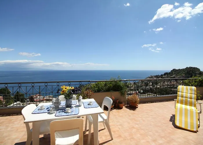 Fontana Vecchia Seaview Apartment