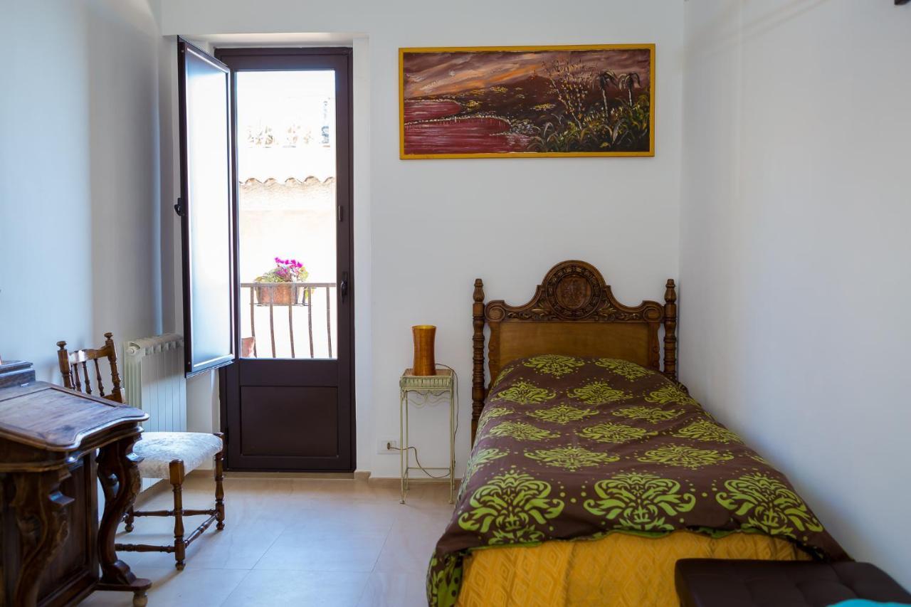 La Casa Gialla Bed & Breakfast 2*