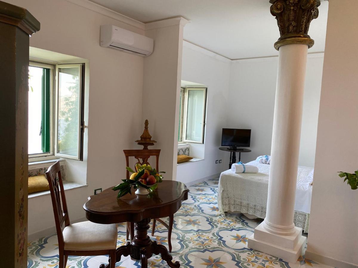 Villa Don Mimi Guarnaschelli La Dependace Taormina