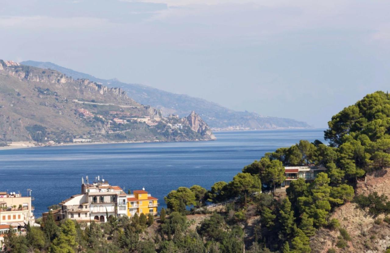 Villa Eleonora Isola Bella Sea View Small Pool + Jacuzzi Taormina