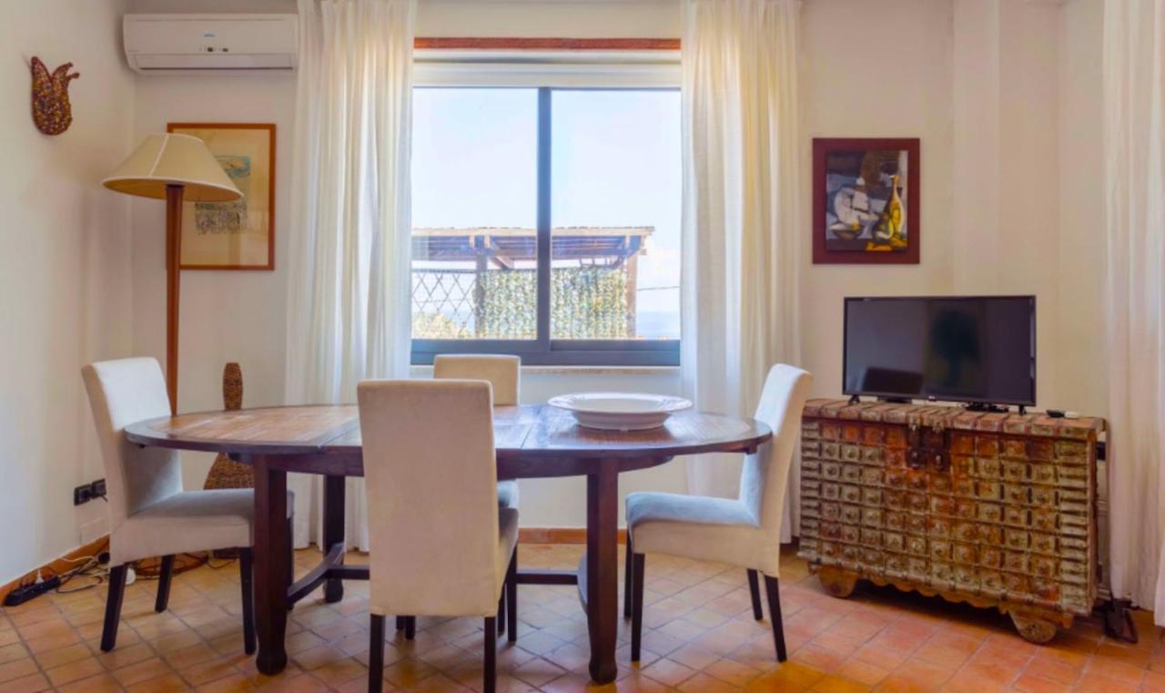 Eleonora Isola Bella Sea View Small Pool + Jacuzzi Villa