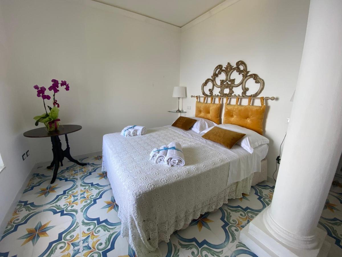 Villa Don Mimi Guarnaschelli La Dependace Taormina