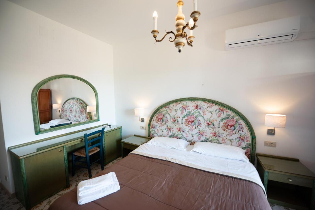 Moschella * Taormina