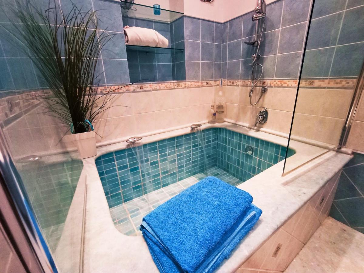 Naumachia Apartment