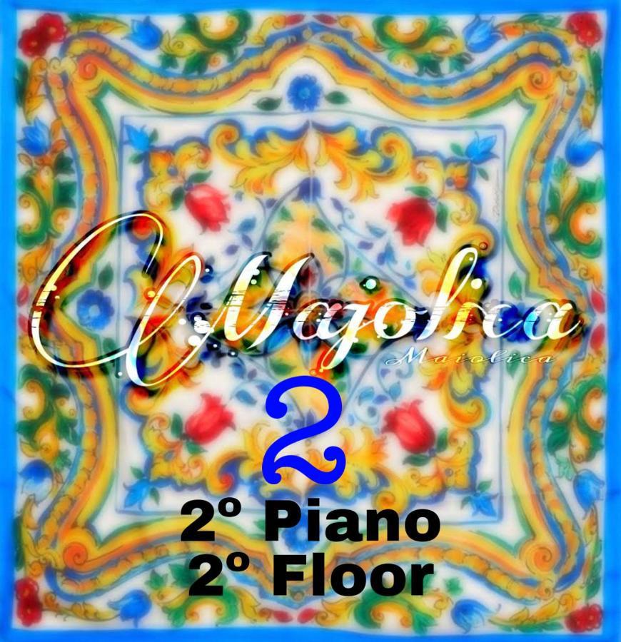 Majolica *