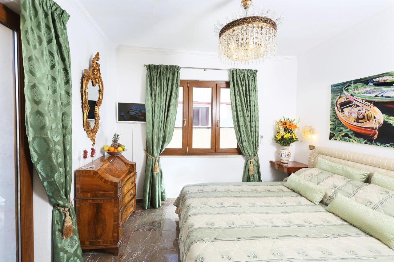 Luxury Center, Terrace With Views