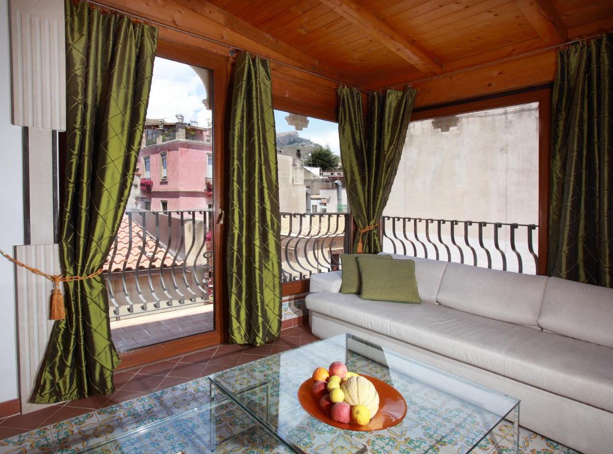 Luxury Center, Terrace With Views