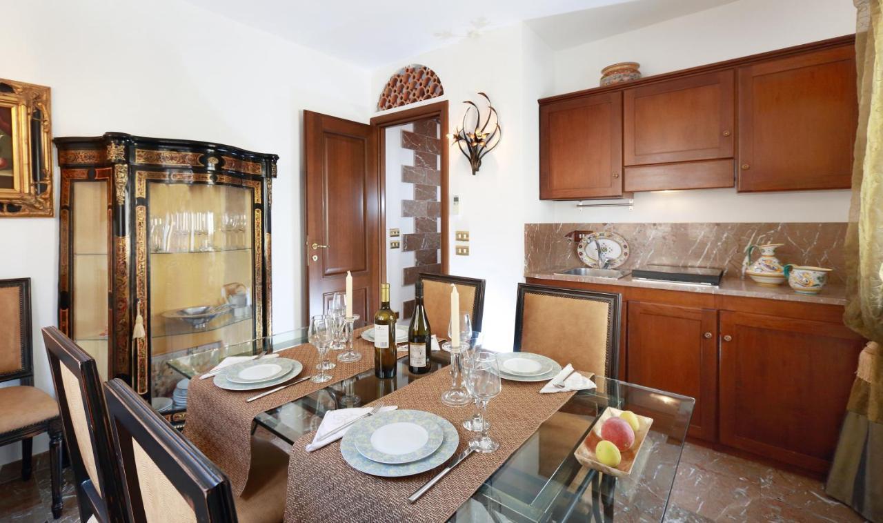 Luxury Center, Terrace With Views *