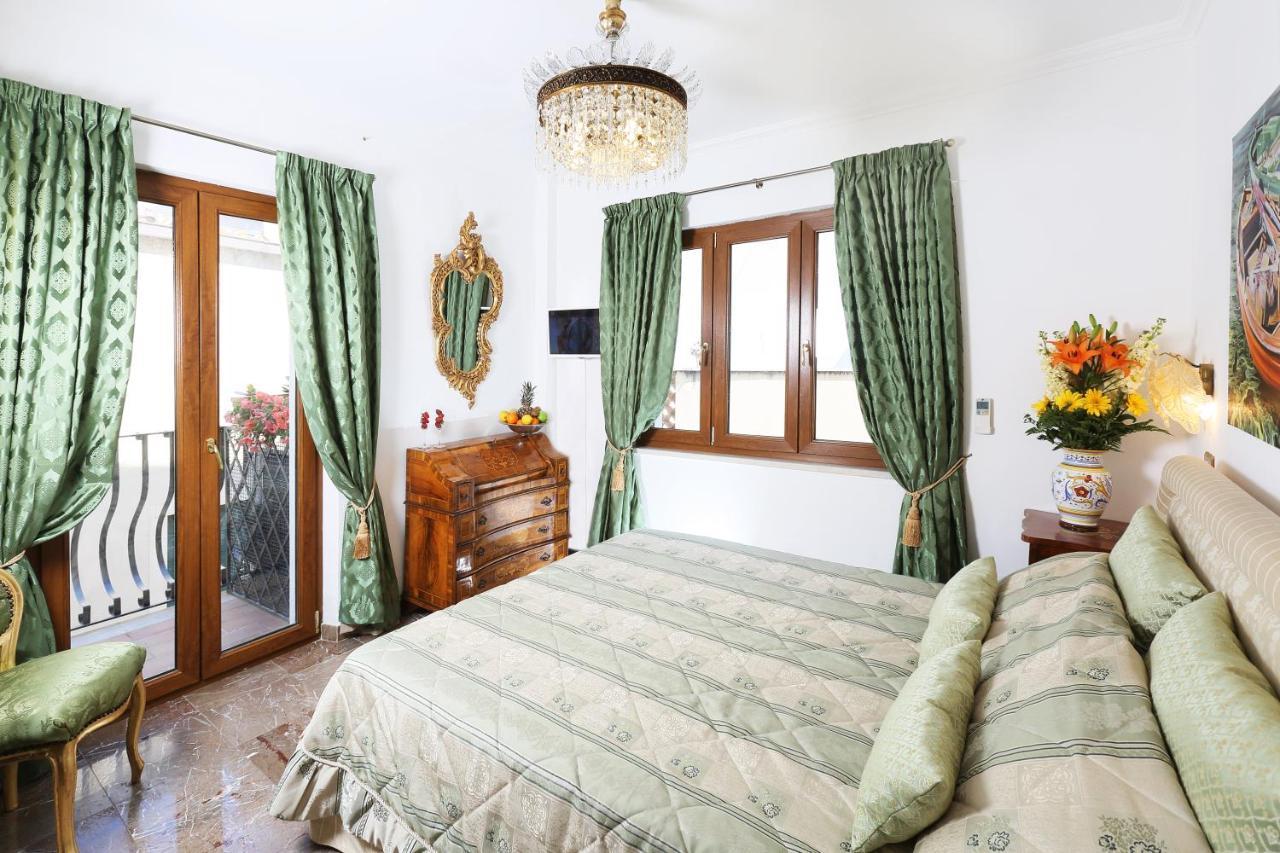 Luxury Center, Terrace With Views *