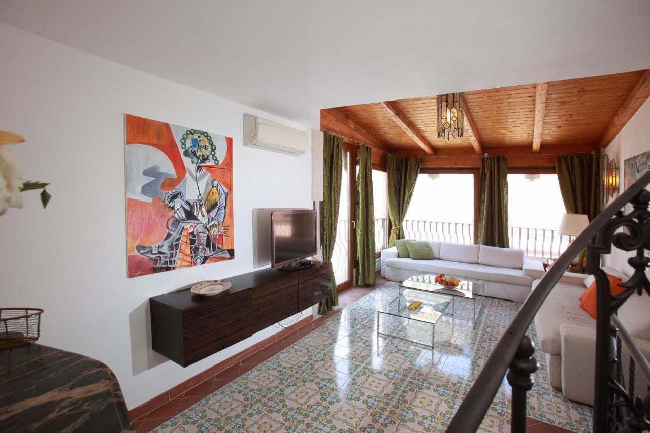 Luxury Center, Terrace With Views *