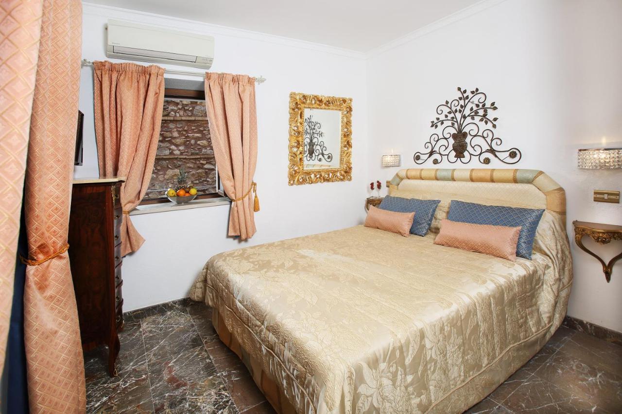 Luxury Center, Terrace With Views *