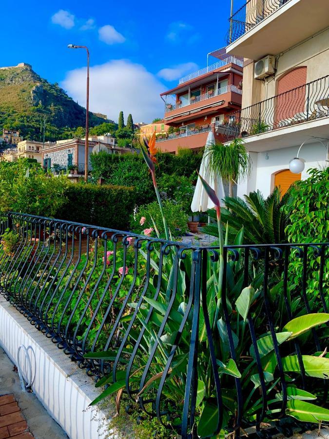 Spacious In With Sea View And Balconies Taormina
