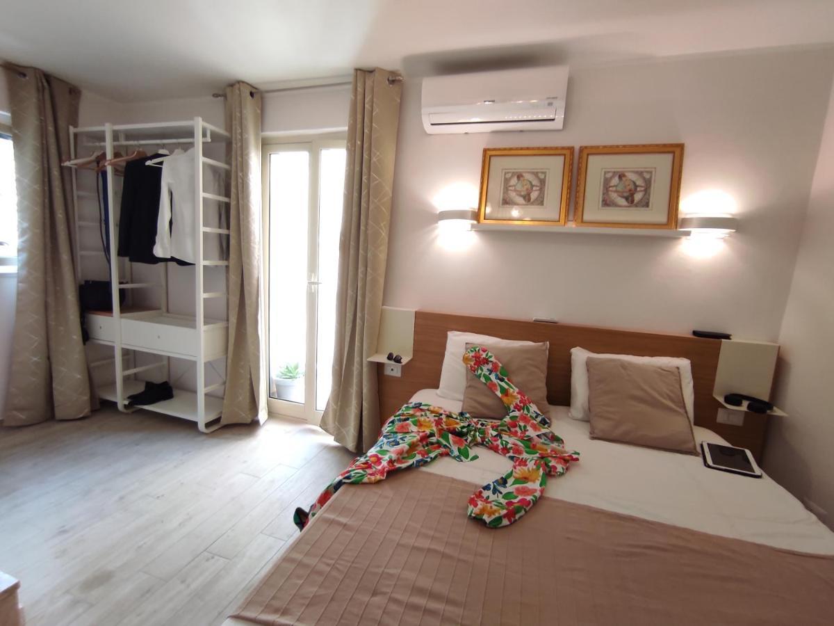 House Apartment *