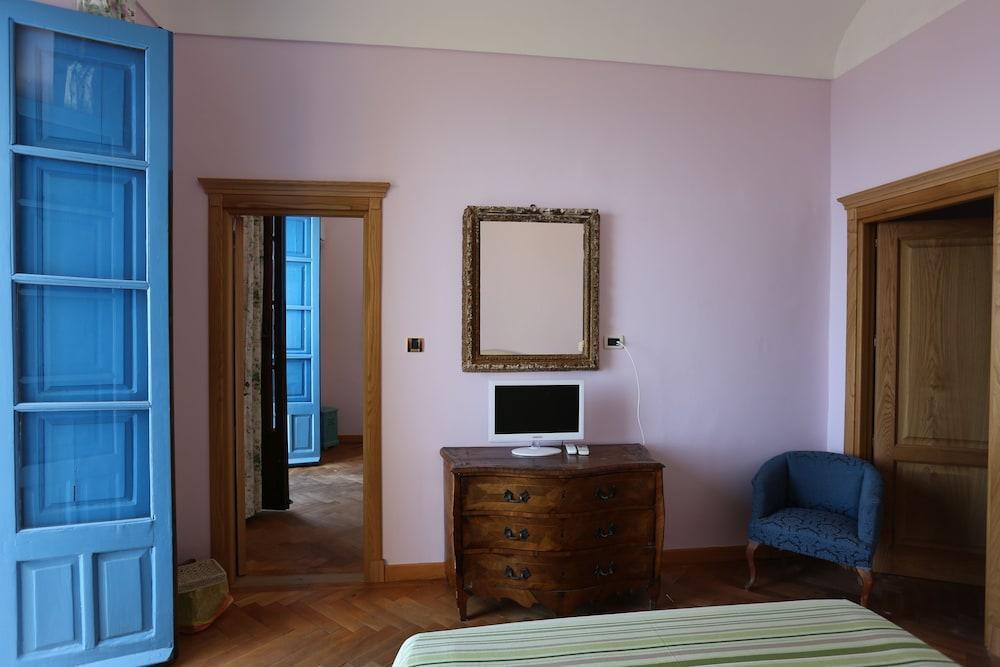 Casa Cuseni, Residenza D'artista, Museo E Giardino Storico