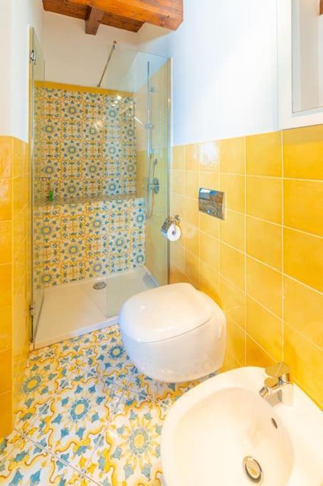 Vista Mare A Con Parcheggio Paolone House *