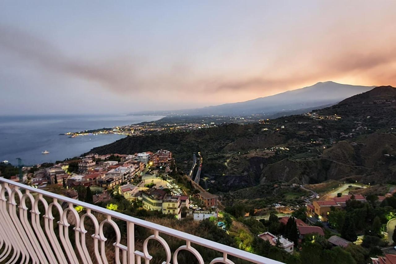 Erika- Etna Taormina