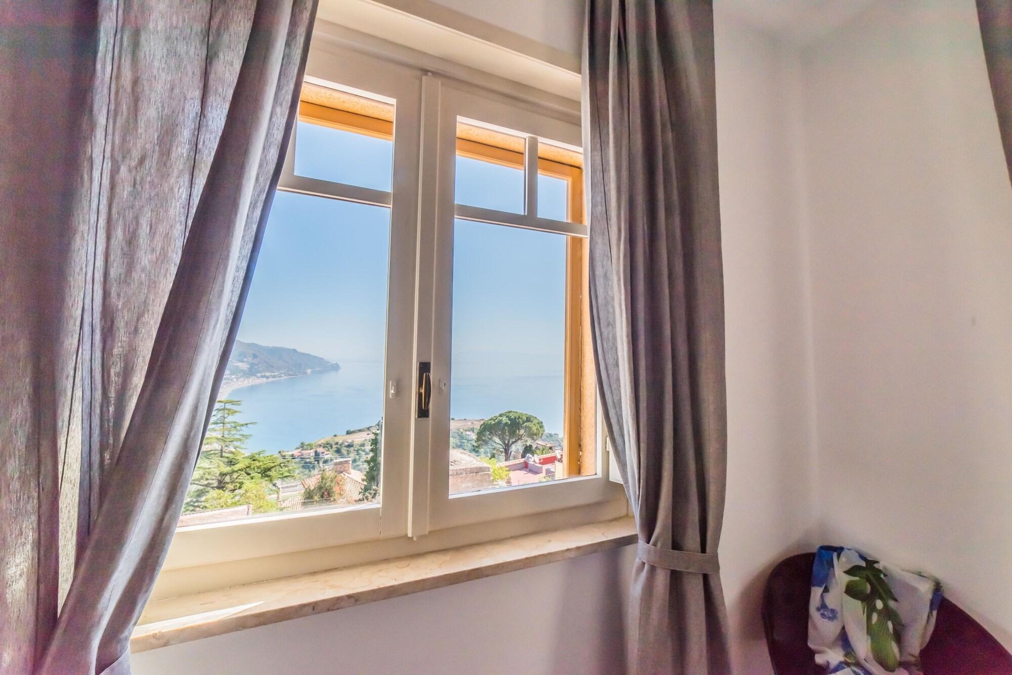Hotel Fiorita Boutique 4*