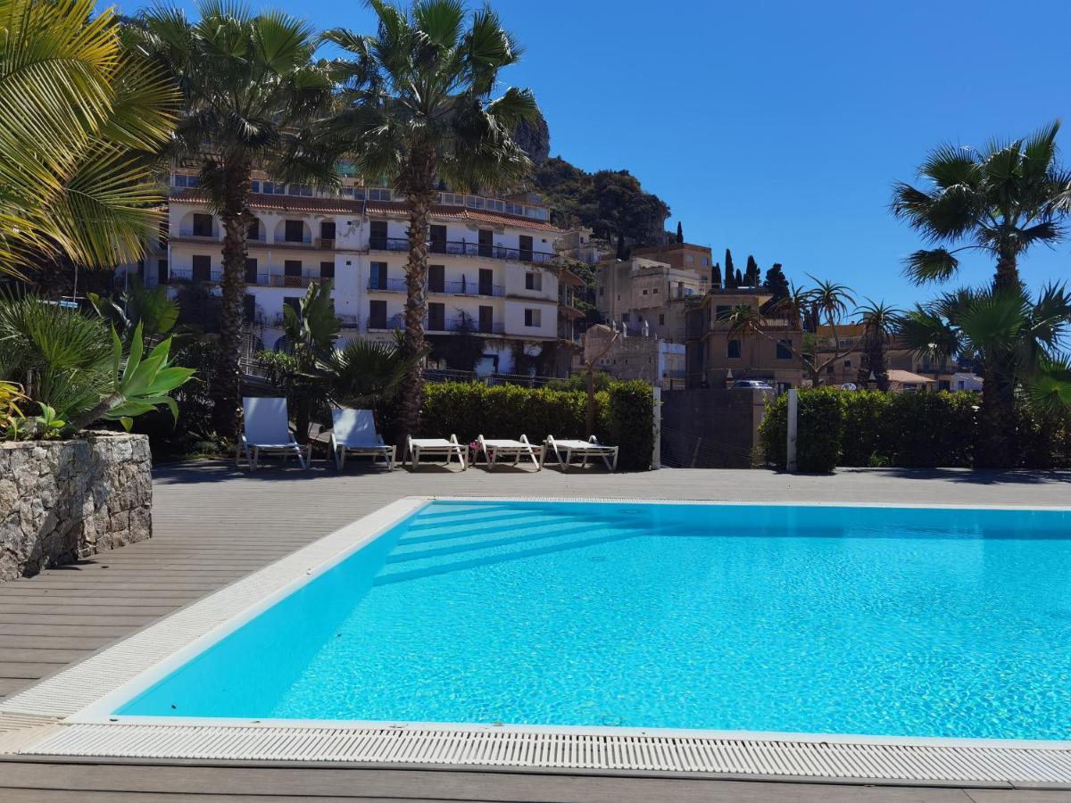 Silver House By Holidays