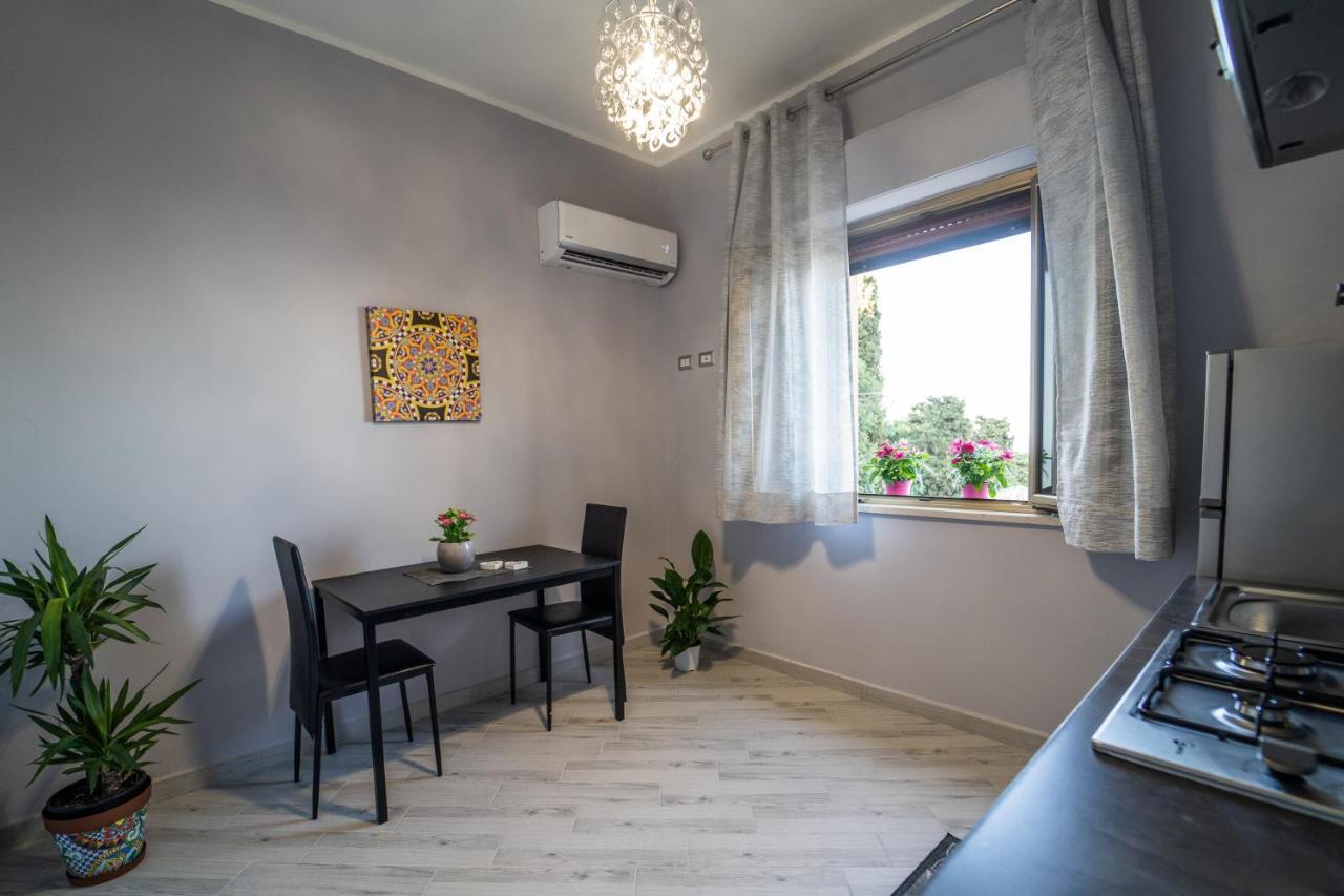 Tyche & Apartment