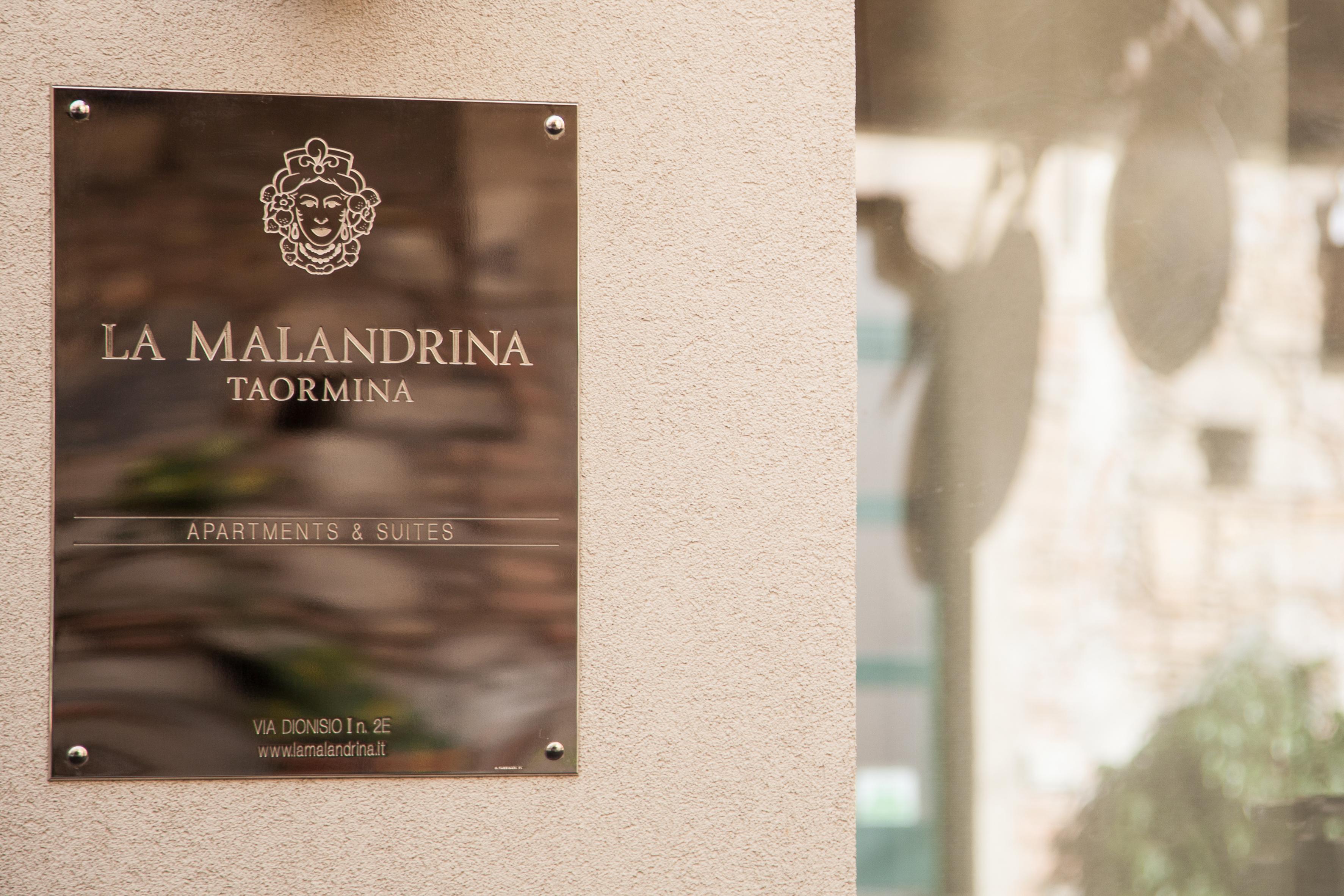 La Maladrina & *