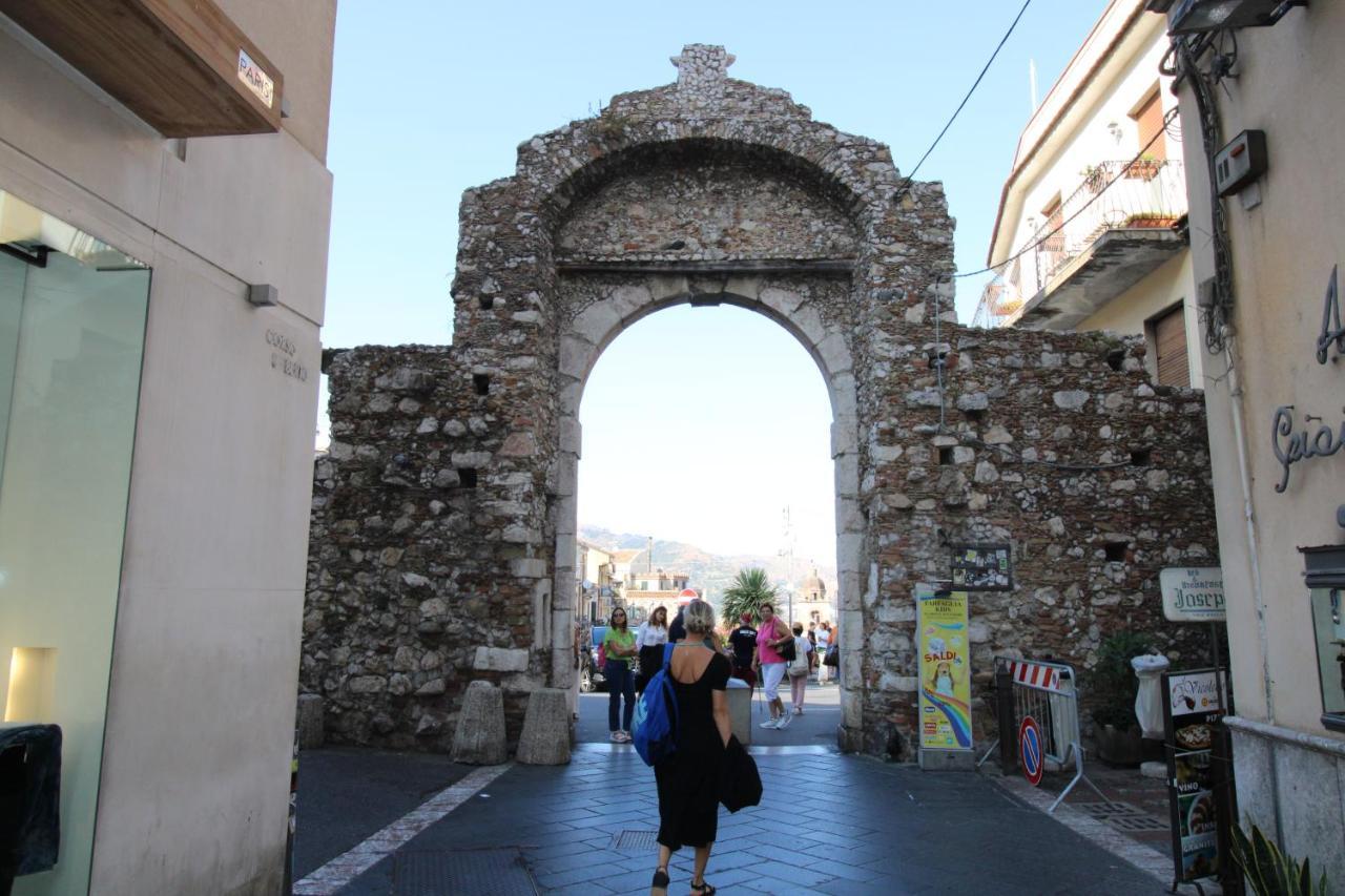 C'est La Vie * Taormina