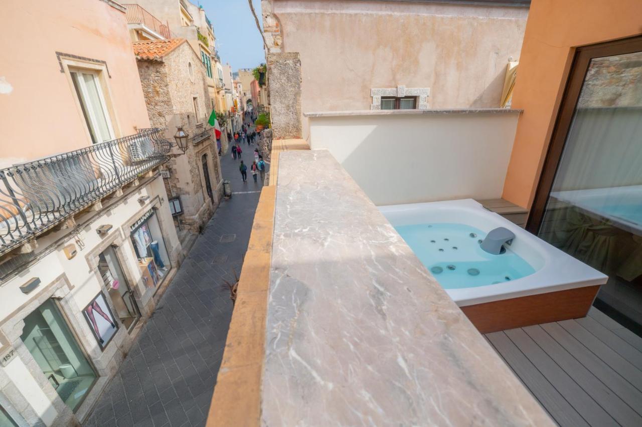 Casa Umberto I , Centro *