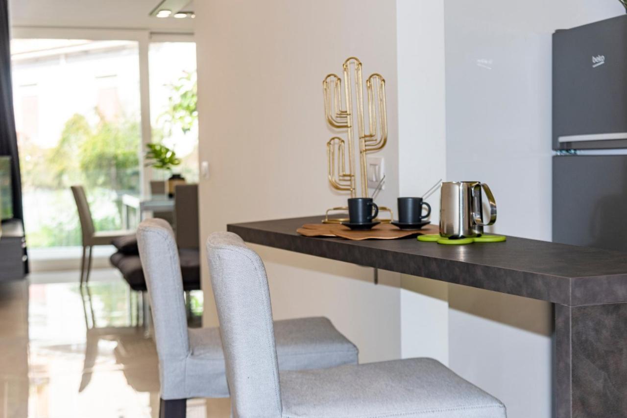 Apartment Minerva Luxury Town Center , Pool And Parking *