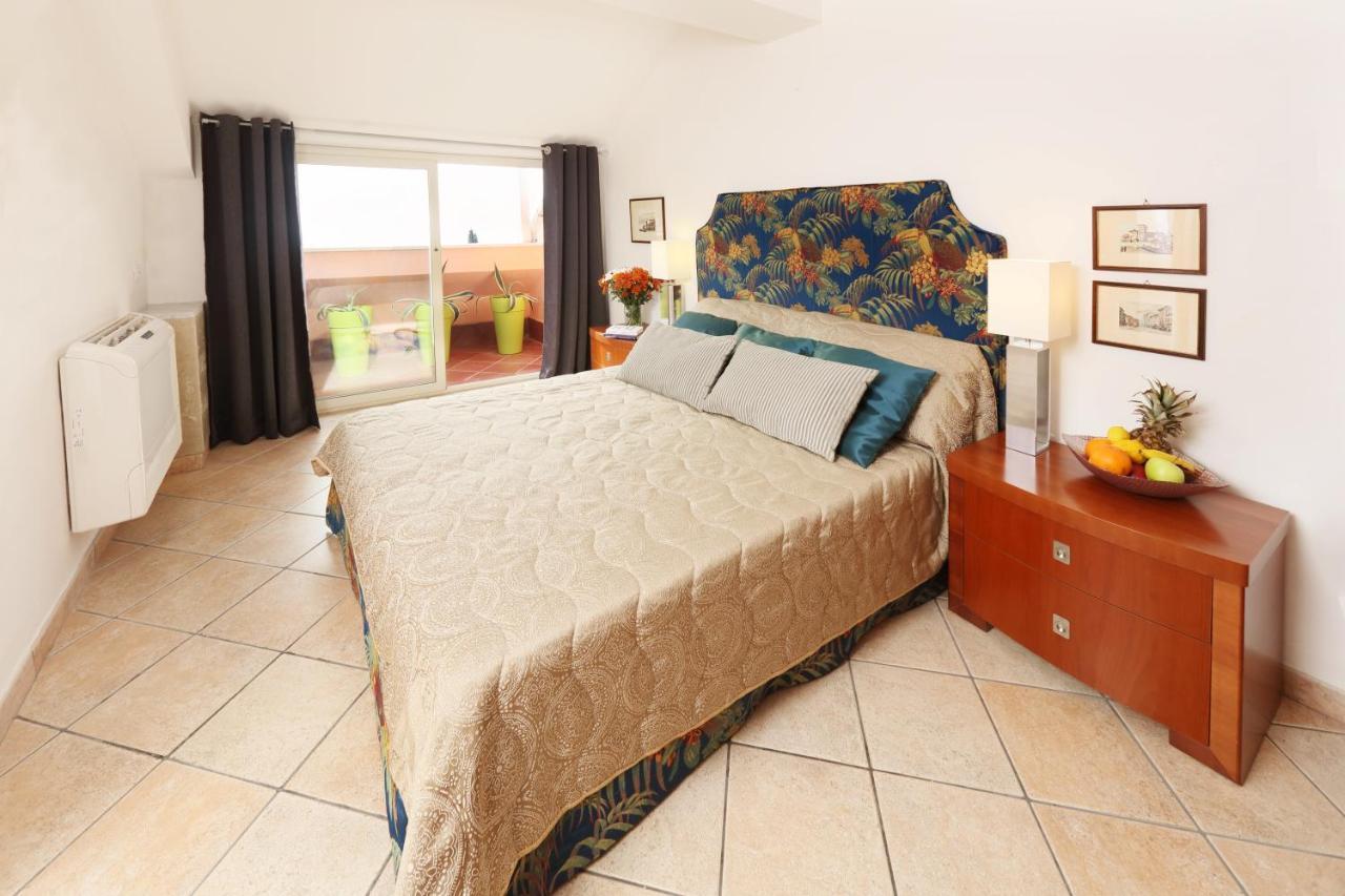 Center 4 Bedroom Penthouse, Terrace With Views Appartement