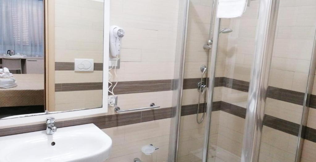 Sirina House Aparthotel *