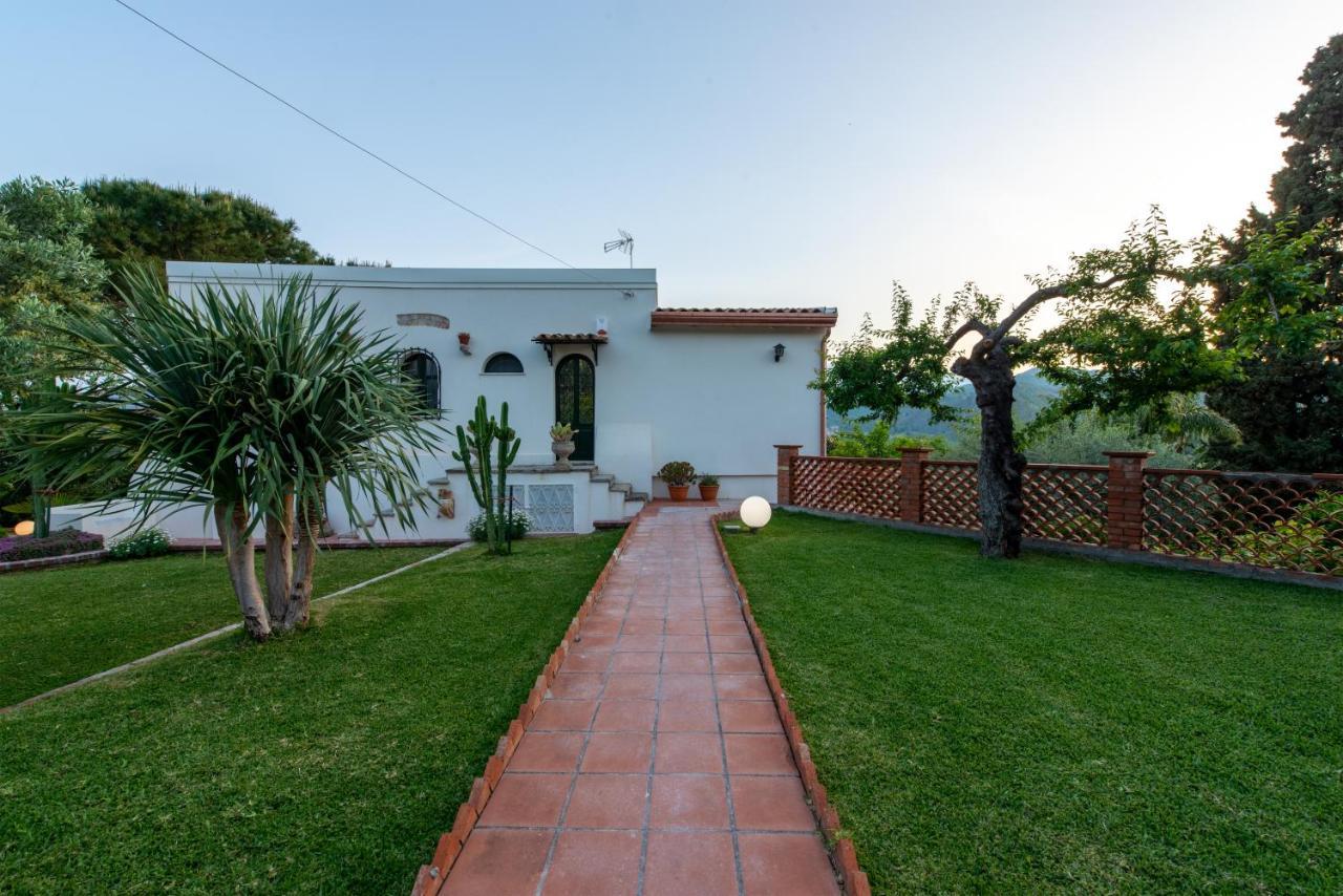 With Pool & Jacuzzi Villa Taormina