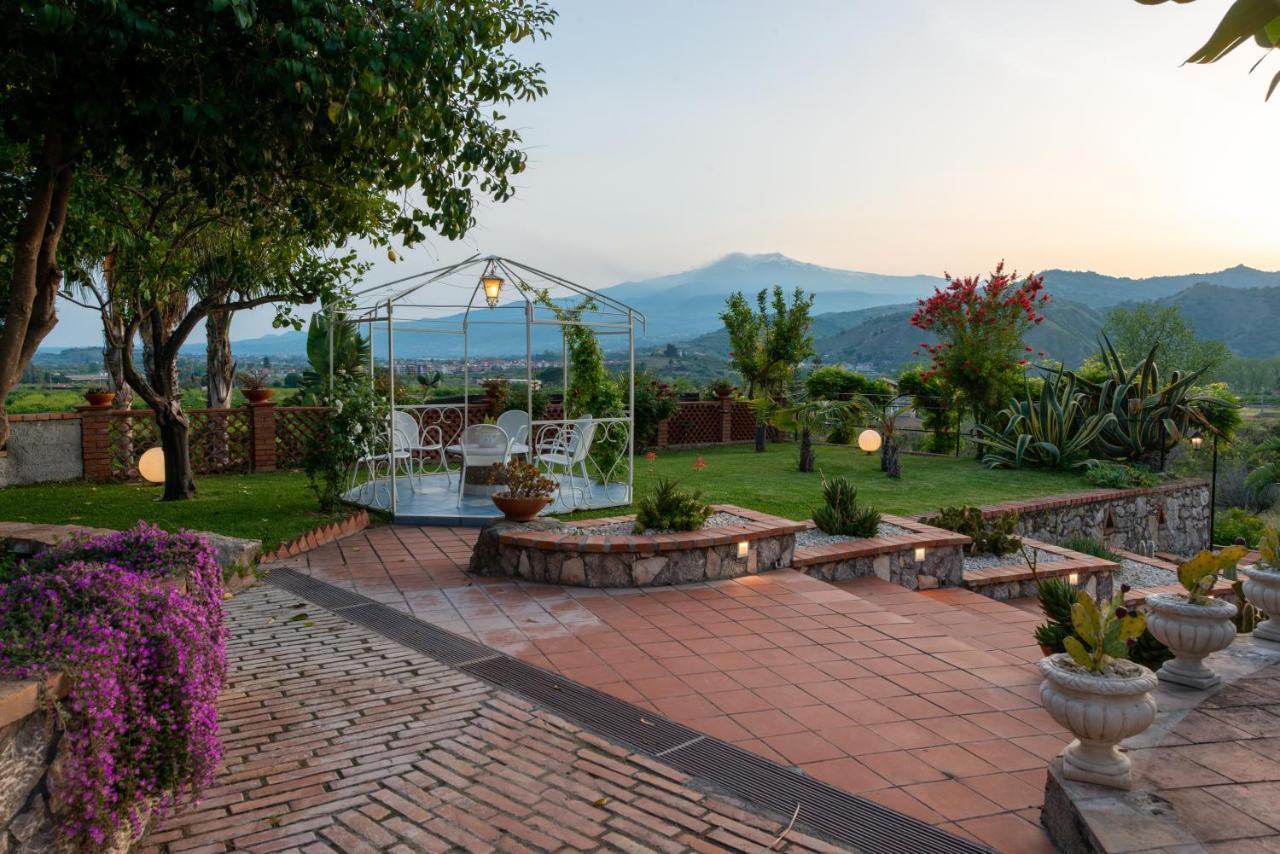 Villa With Pool & Jacuzzi *
