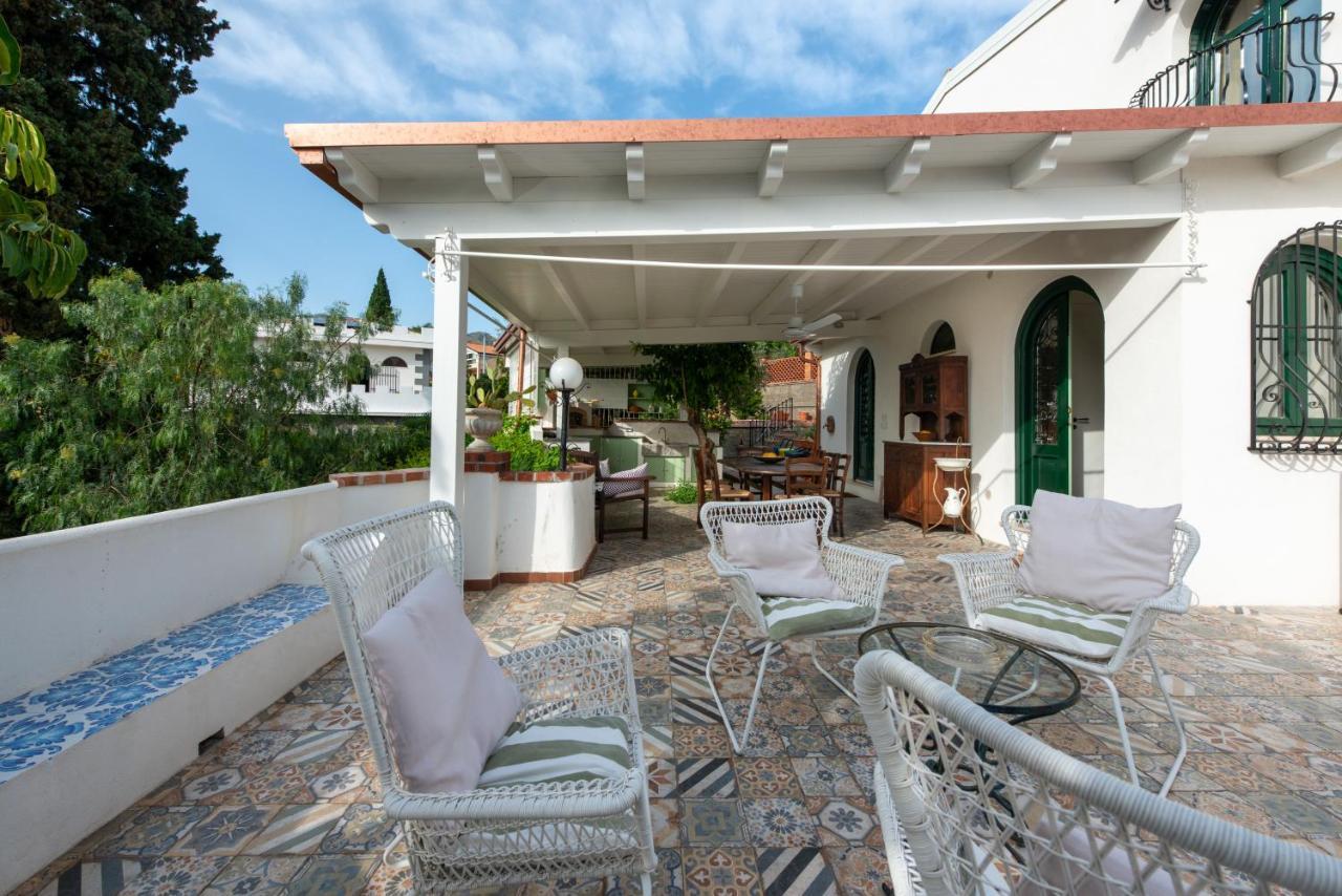 With Pool & Jacuzzi Villa *