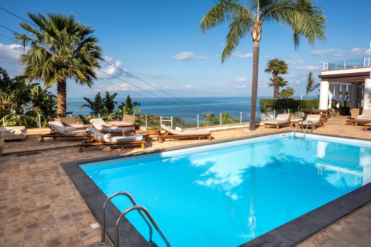 Luxury Taorum With Spectacular Sea Views In *