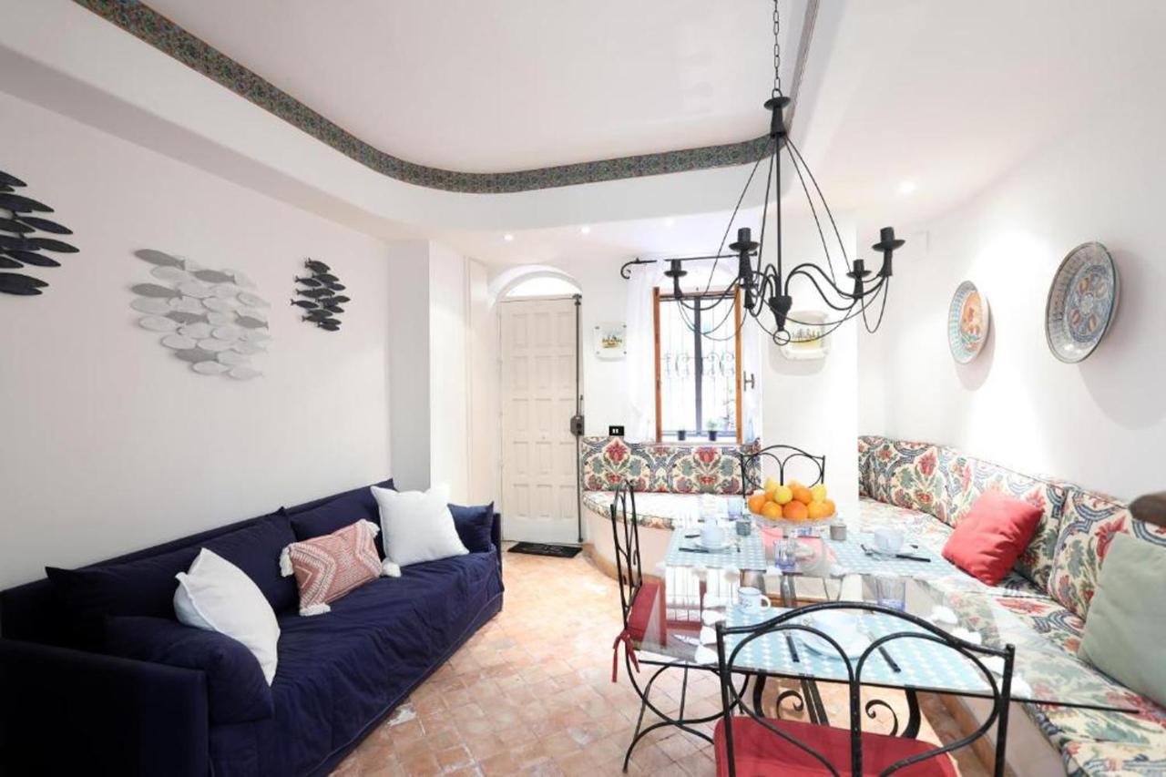 Sikelia Apartment