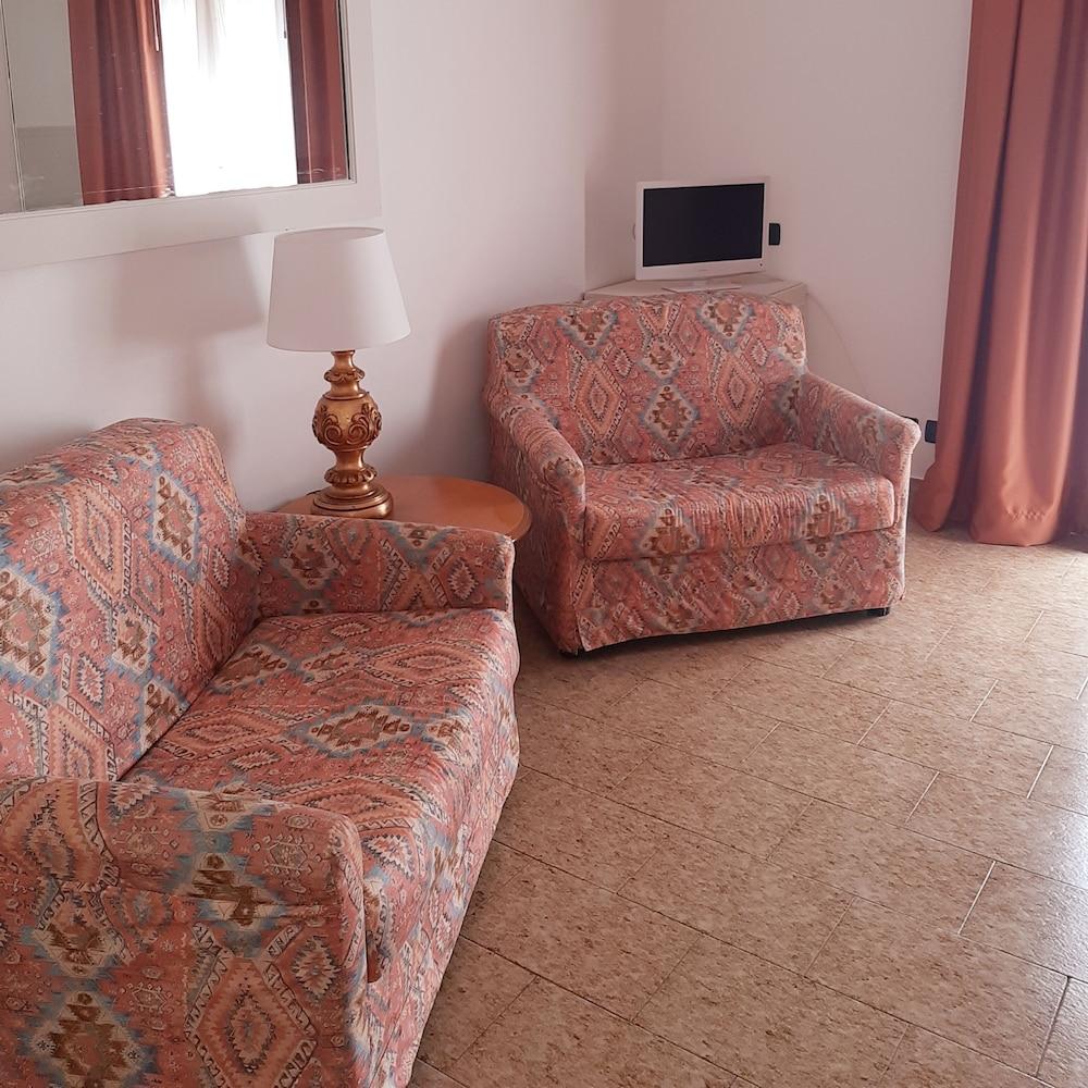 Andromaco Palace Hotel 3*